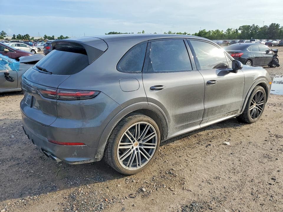 2019 PORSCHE CAYENNE S 3