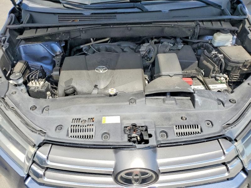 2019 TOYOTA HIGHLANDER LIMITED 12