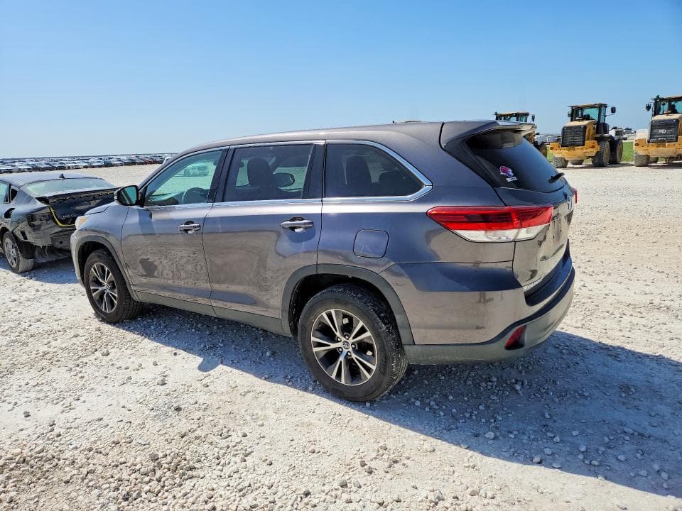 2019 TOYOTA HIGHLANDER LE 2