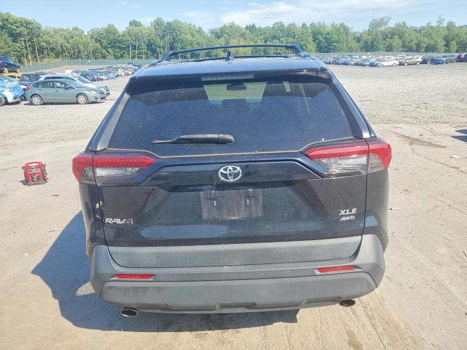 2019 TOYOTA RAV4 XLE 6