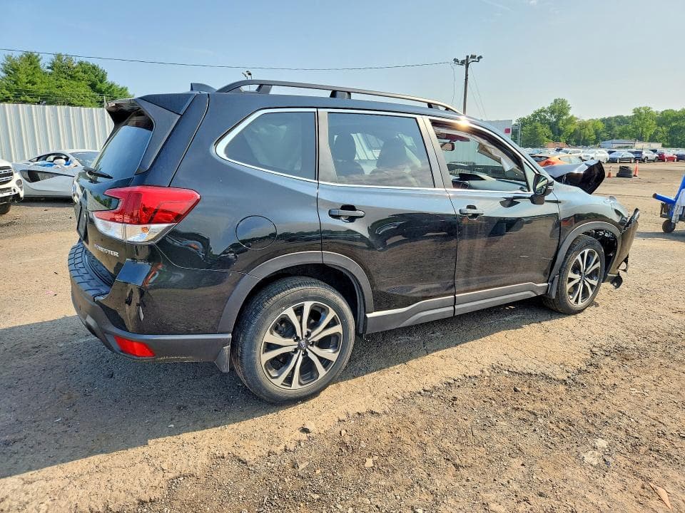 2022 SUBARU FORESTER LIMITED 3
