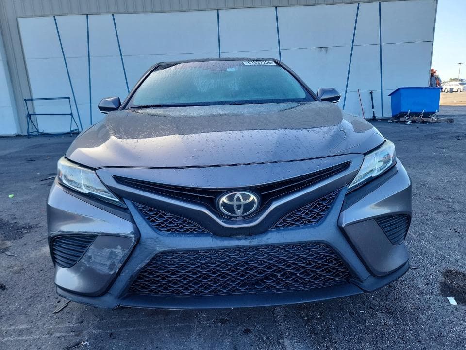 2019 TOYOTA CAMRY SE 5