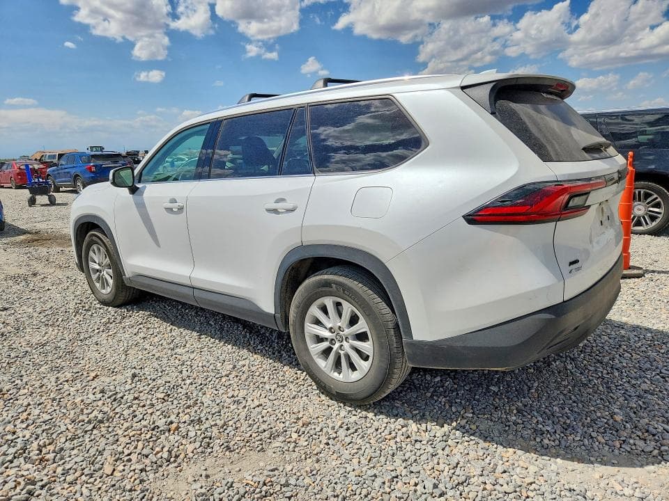 2025 TOYOTA GRAND HIGHLANDER XLE 2