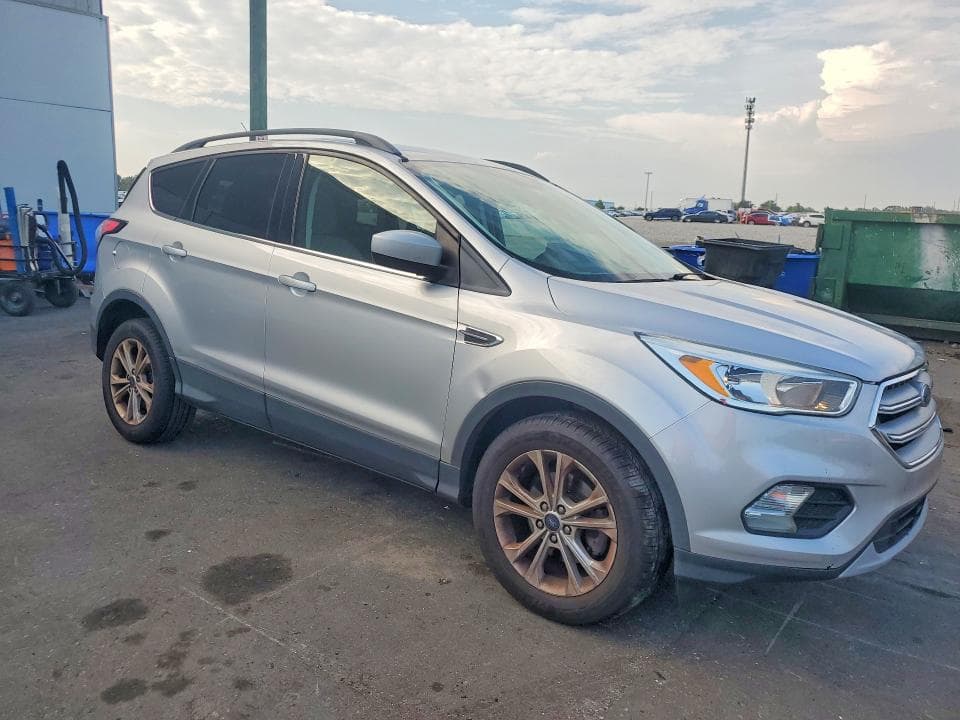 2018 FORD ESCAPE SE 4