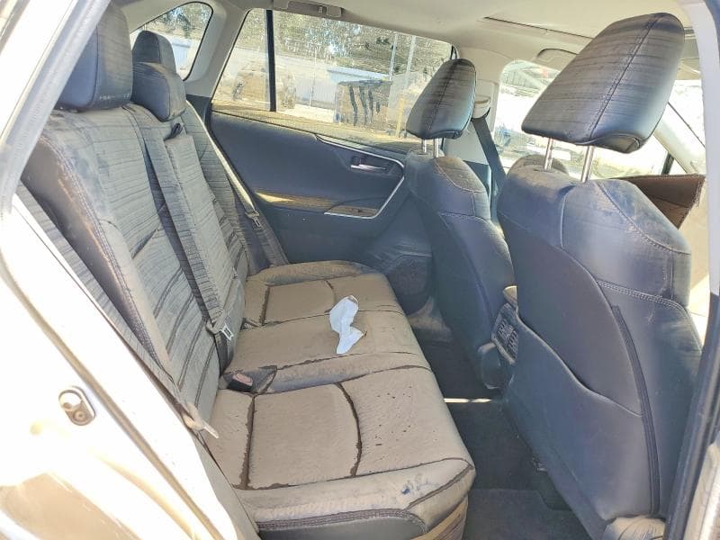 2020 TOYOTA RAV4 LIMITED 11