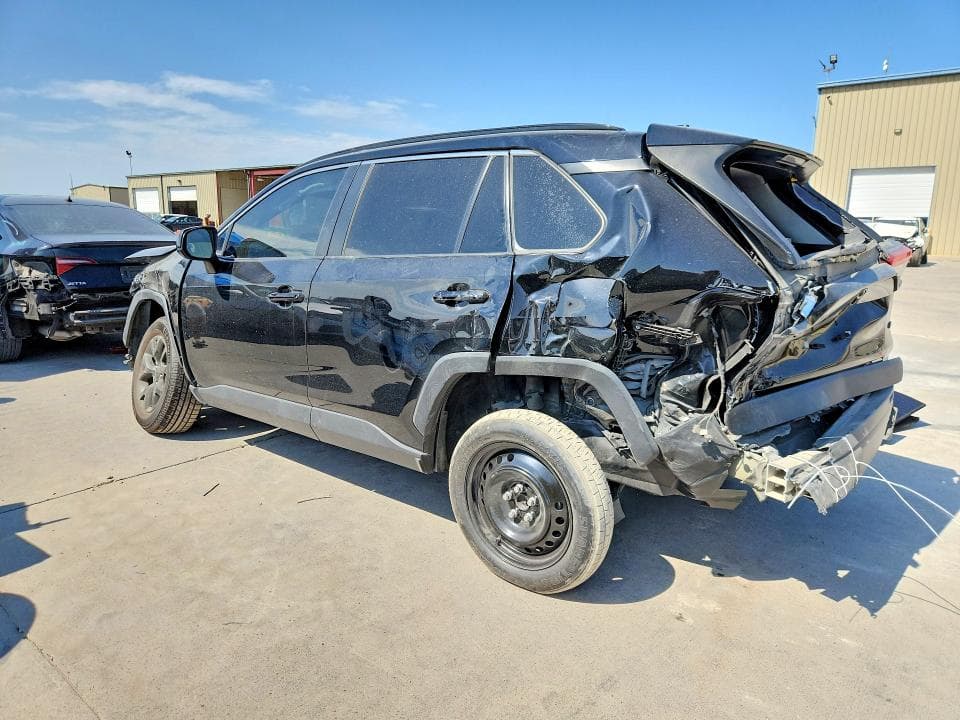 2021 TOYOTA RAV4 LE 2
