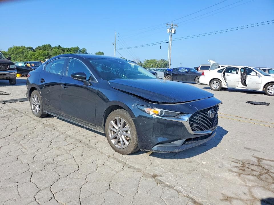 2022 MAZDA 3 4