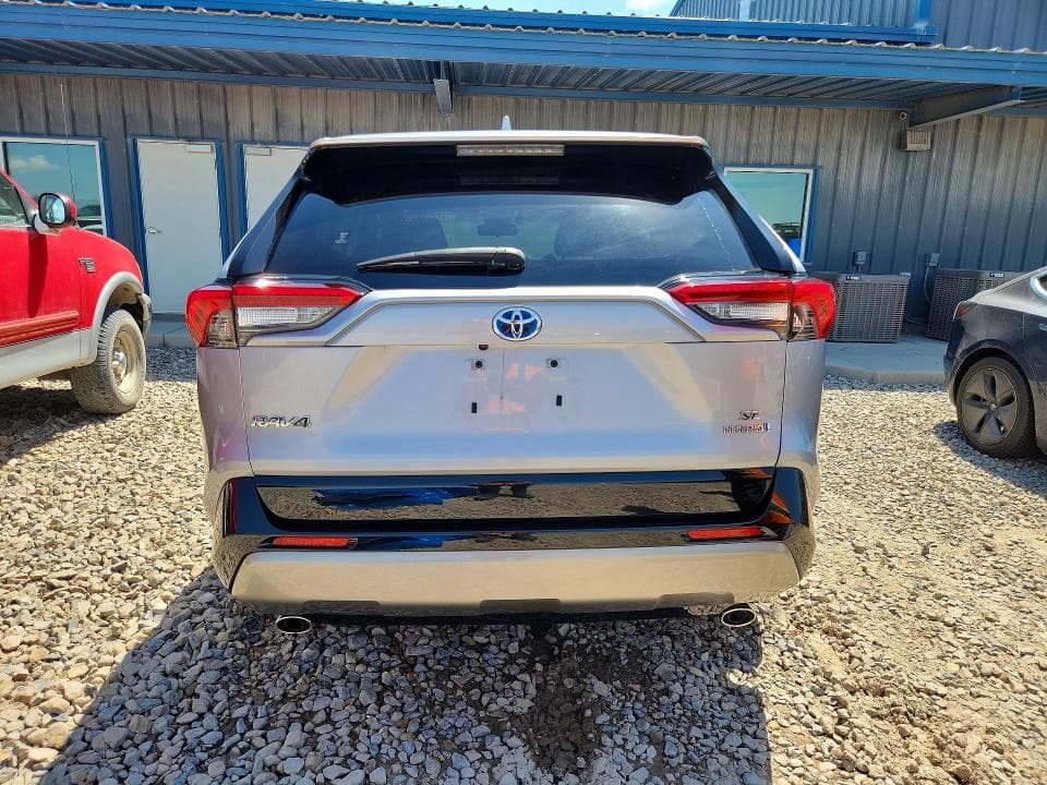 2022 TOYOTA RAV4 SE 6
