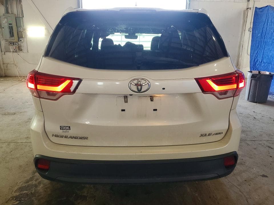 2017 TOYOTA HIGHLANDER XLE 6