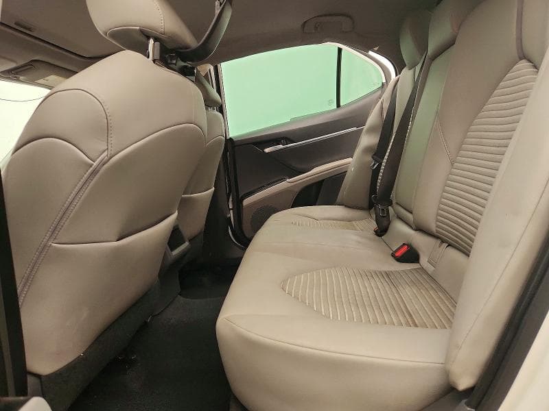 2020 TOYOTA CAMRY SE 10