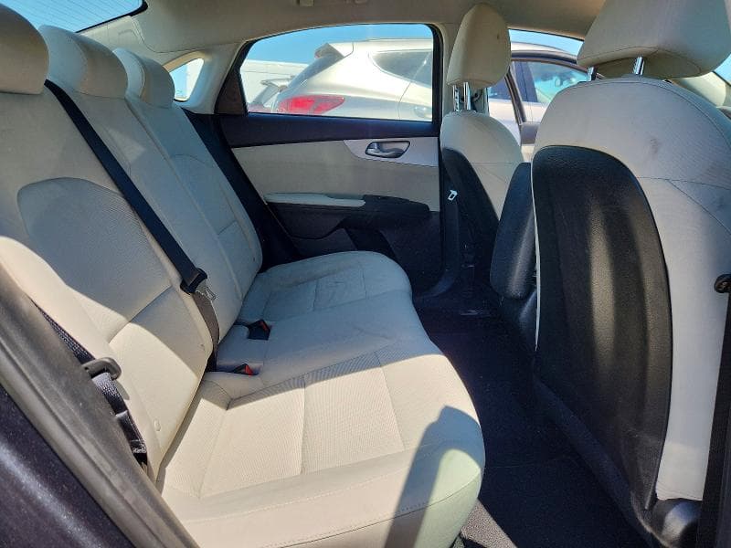 2023 KIA FORTE LXS 10