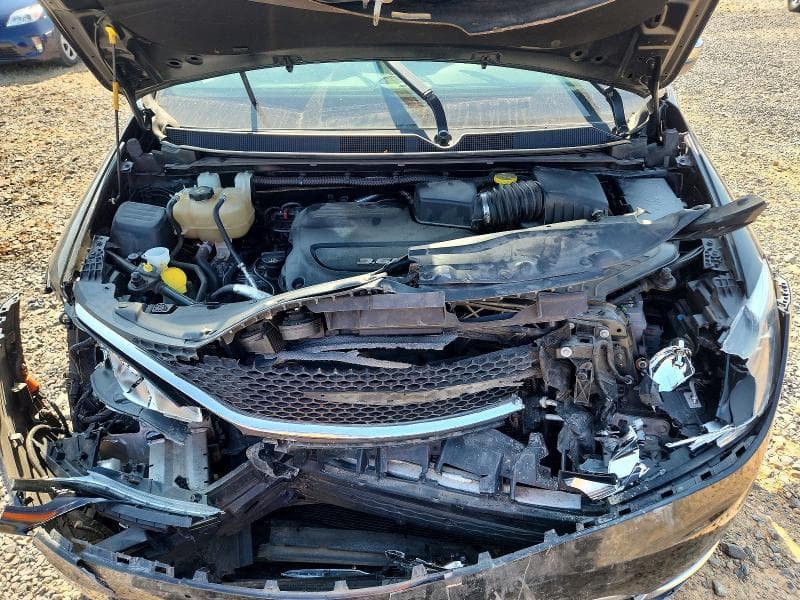 2019 CHRYSLER PACIFICA LIMITED 12