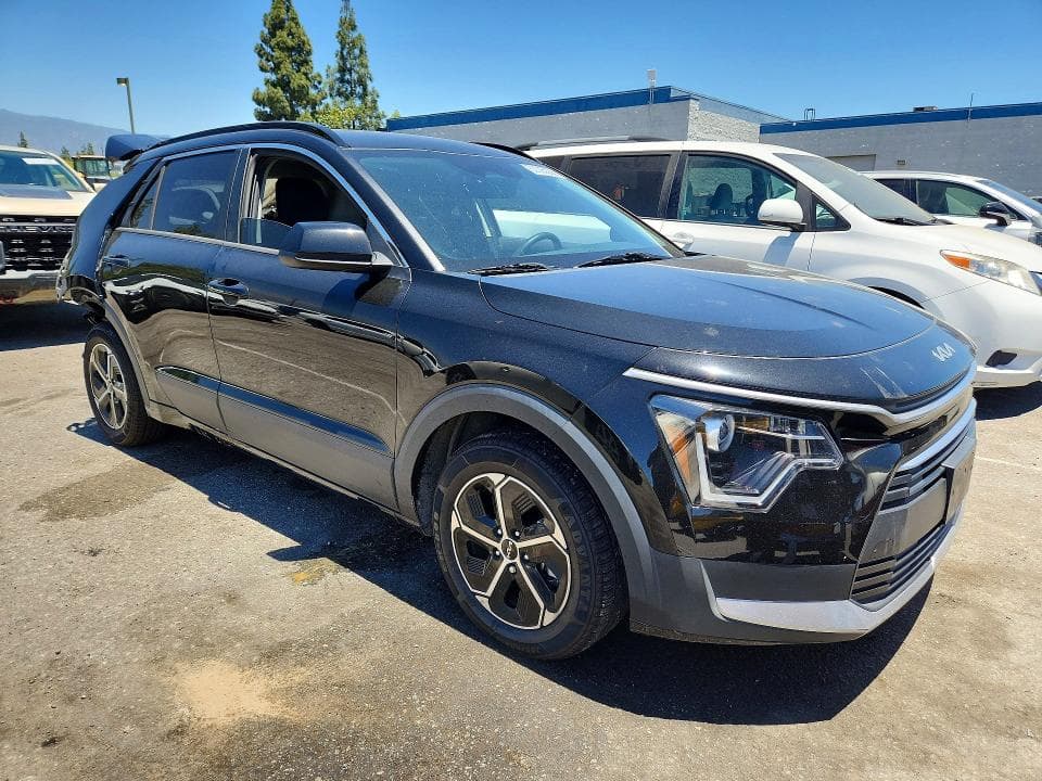 2023 KIA NIRO LX 4