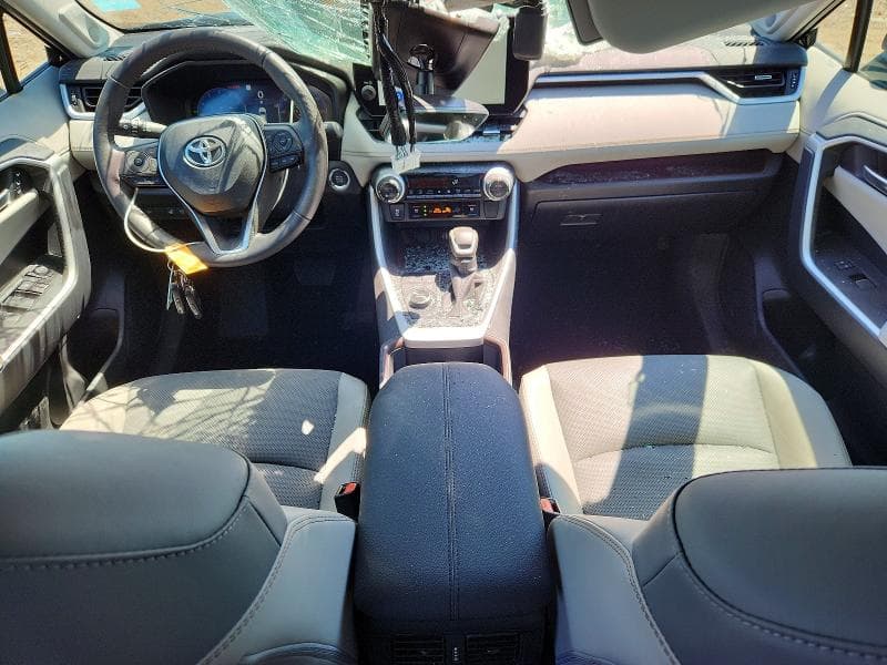 2025 TOYOTA RAV4 LIMITED 8