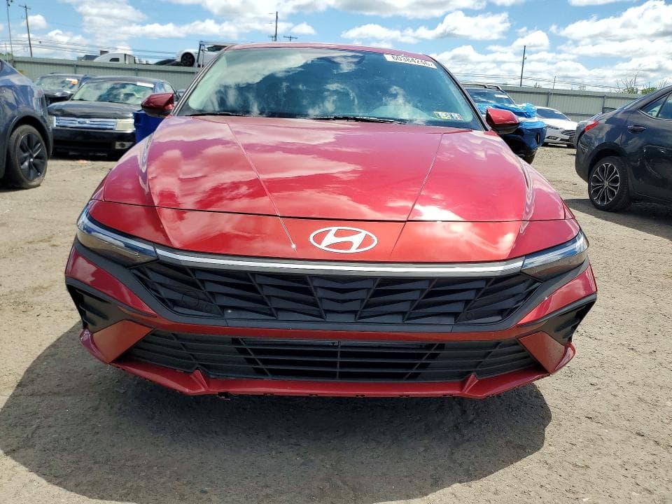 2025 HYUNDAI ELANTRA SE 5