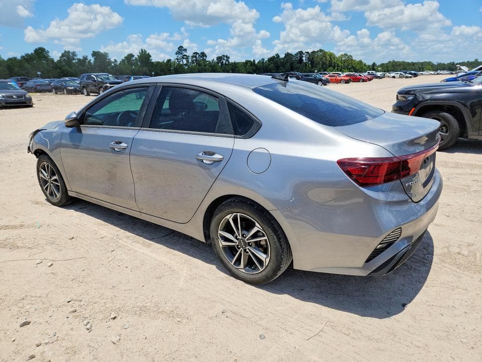 2023 KIA FORTE LXS 2