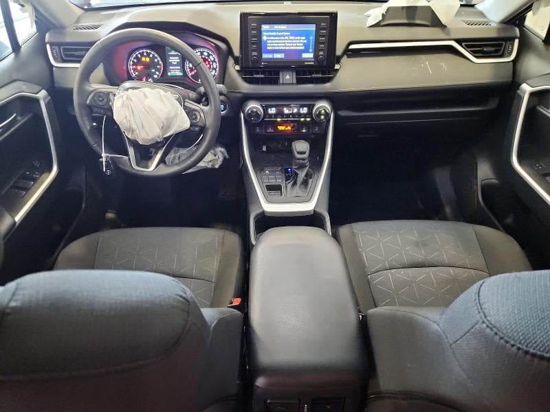 2022 TOYOTA RAV4 XLE 8