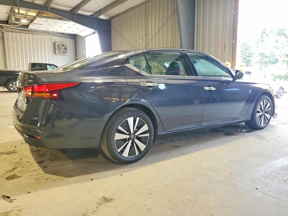 2019 NISSAN ALTIMA SV 3