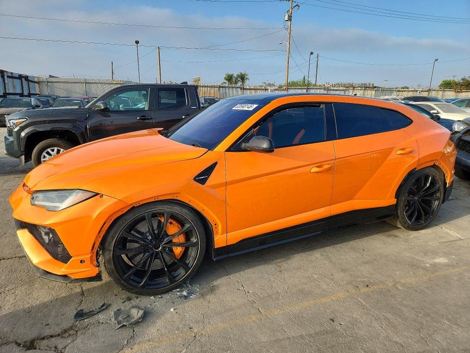 2022 LAMBORGHINI URUS
