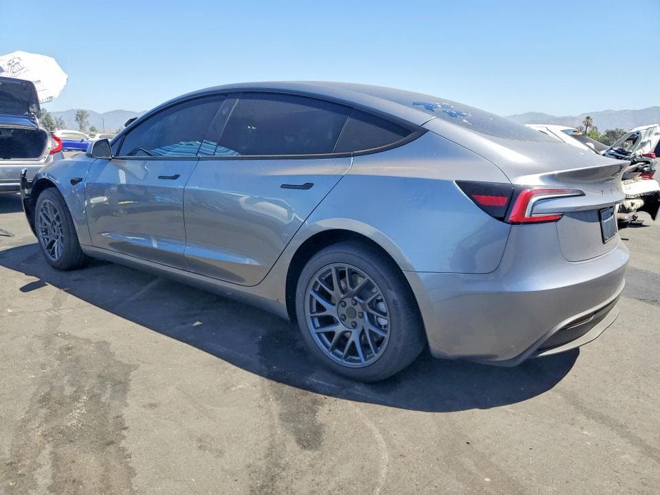 2026 TESLA MODEL 3 2