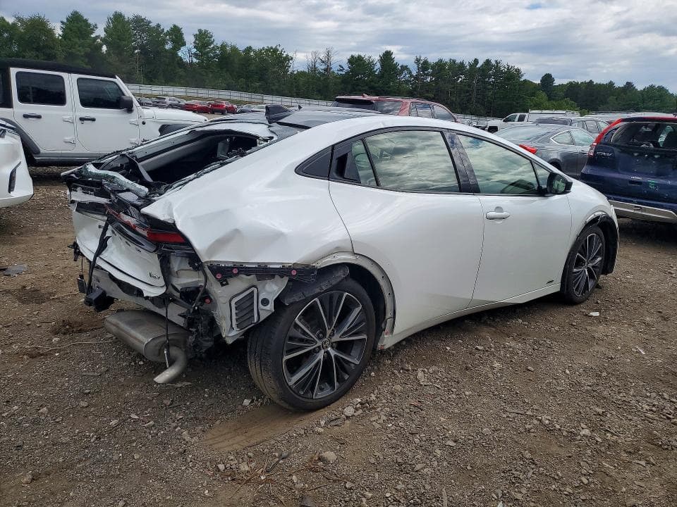 2023 TOYOTA PRIUS XLE 3