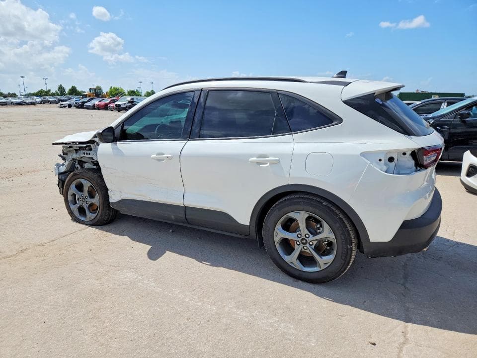 2026 FORD ESCAPE ST LINE 2