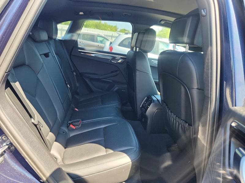 2018 PORSCHE MACAN 11