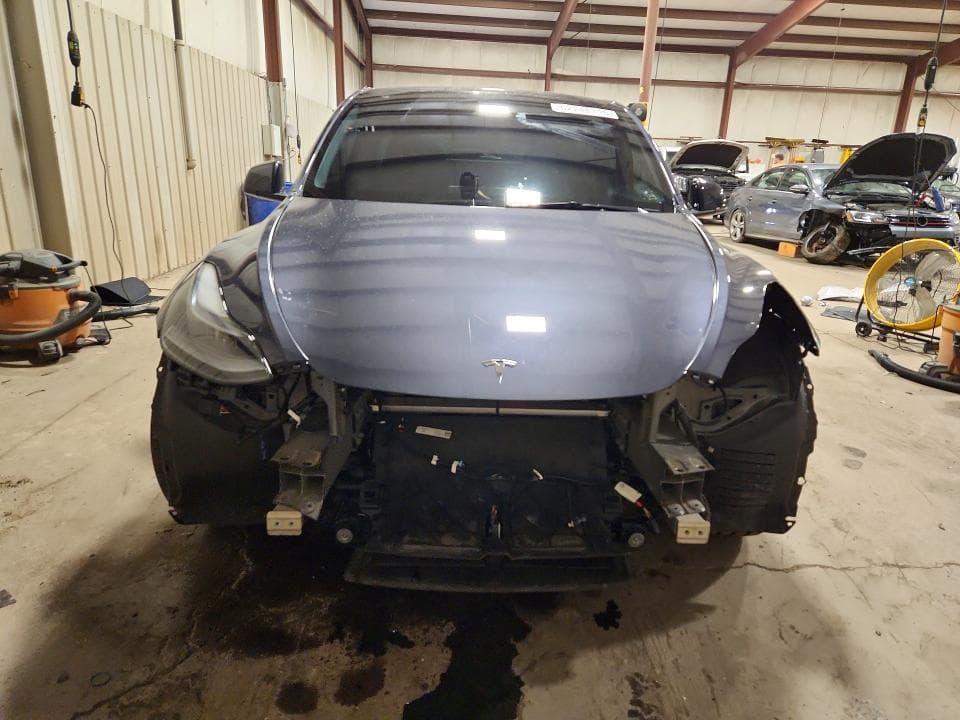 2024 TESLA MODEL Y 5