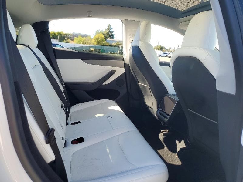 2026 TESLA MODEL Y 10
