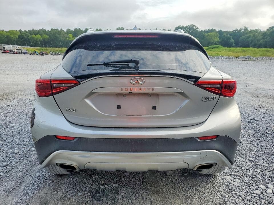 2018 INFINITI QX30 LUXURY 6