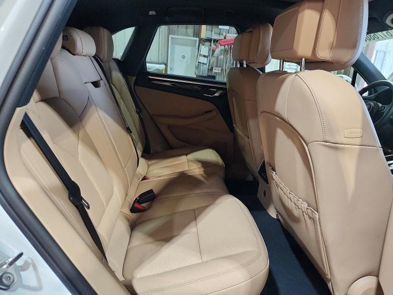 2026 PORSCHE MACAN T 11