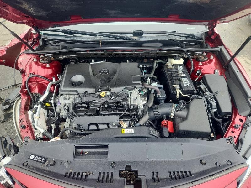 2018 TOYOTA CAMRY XLE 11