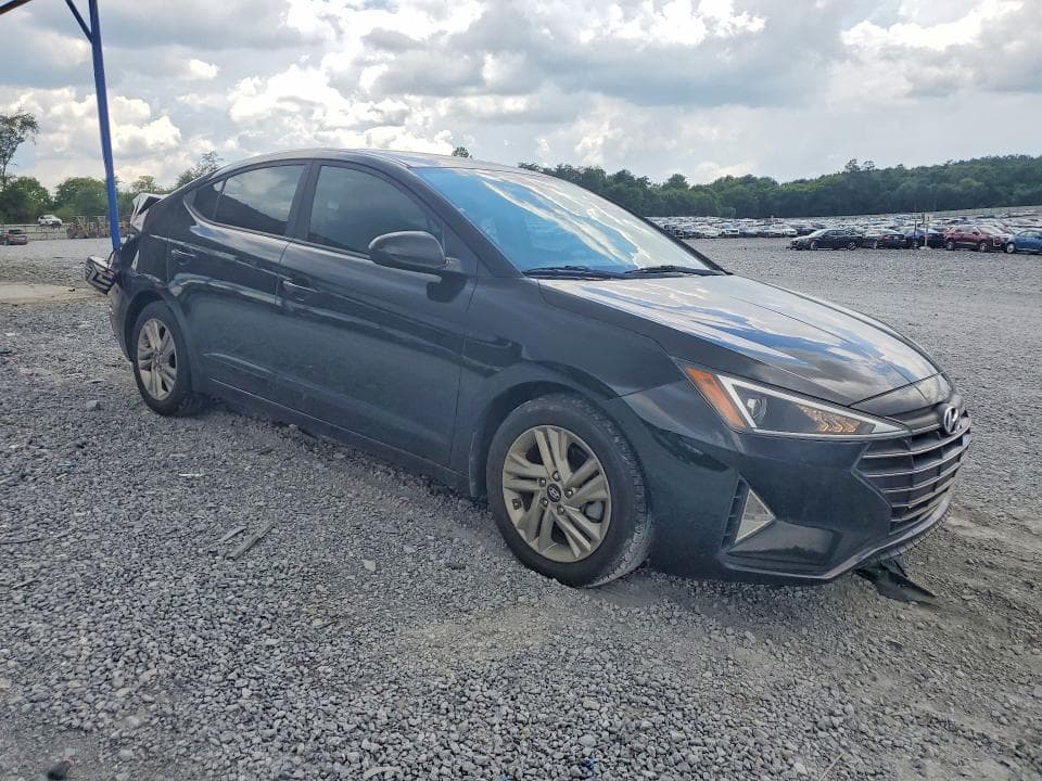 2019 HYUNDAI ELANTRA SEL 4