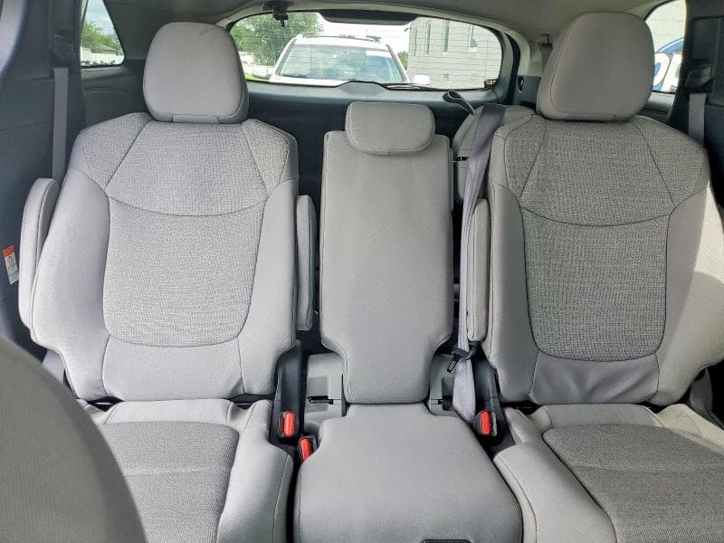 2025 TOYOTA SIENNA LE 10