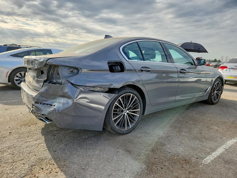 2021 BMW 530E 3