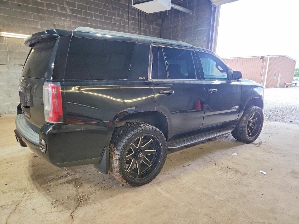 2017 GMC YUKON SLT 3