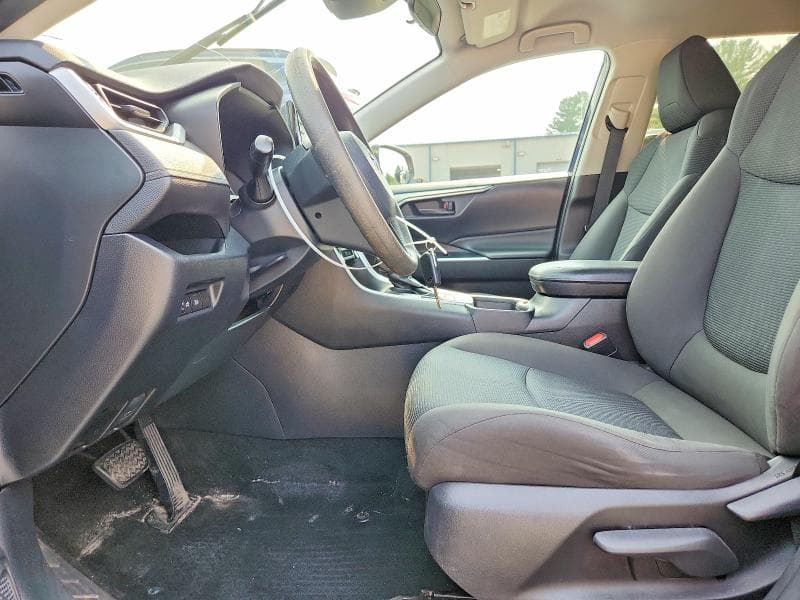 2021 TOYOTA RAV4 LE 7