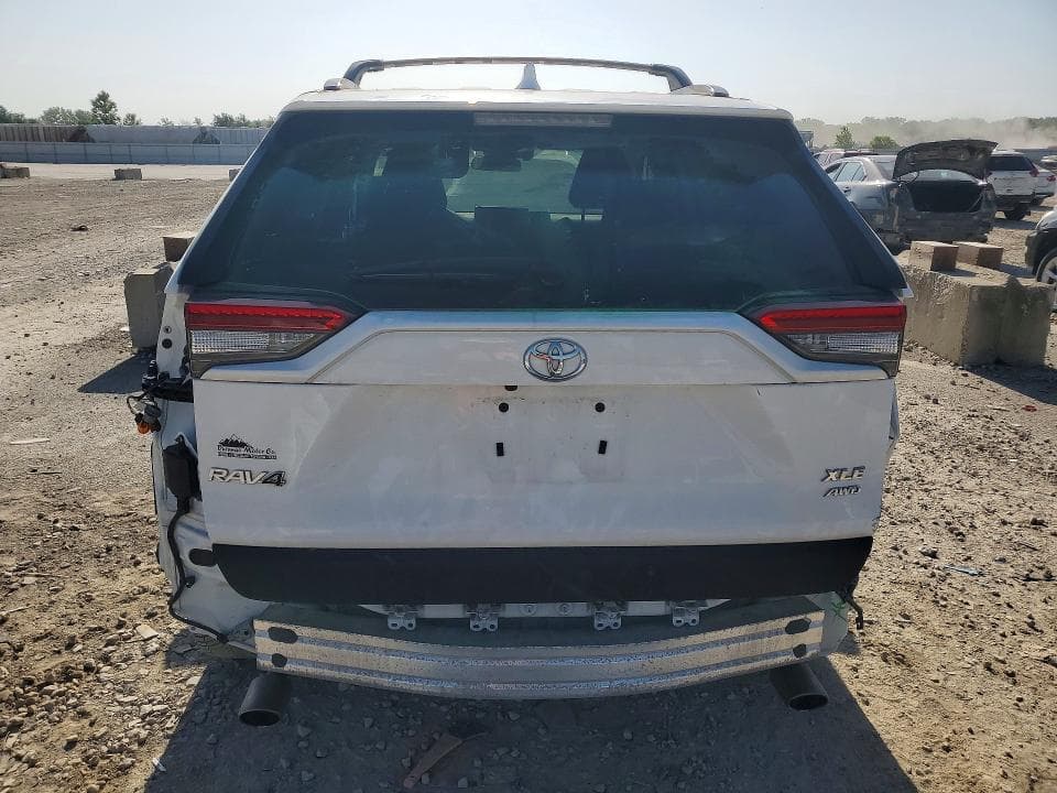 2021 TOYOTA RAV4 XLE 6