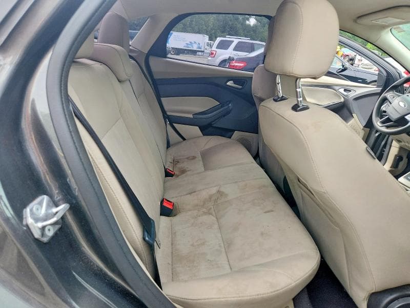 2017 FORD FOCUS SE 10