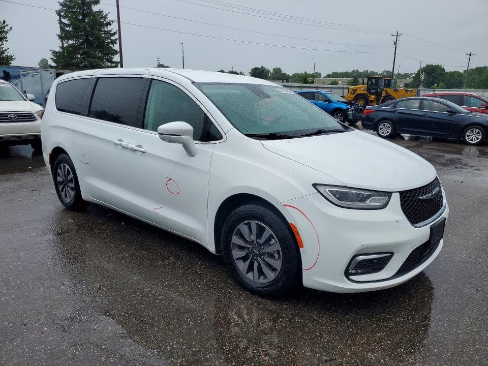2022 CHRYSLER PACIFICA HYBRID TOURING L 4