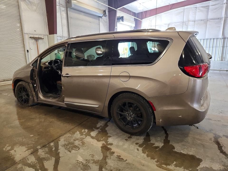 2017 CHRYSLER PACIFICA LIMITED 2