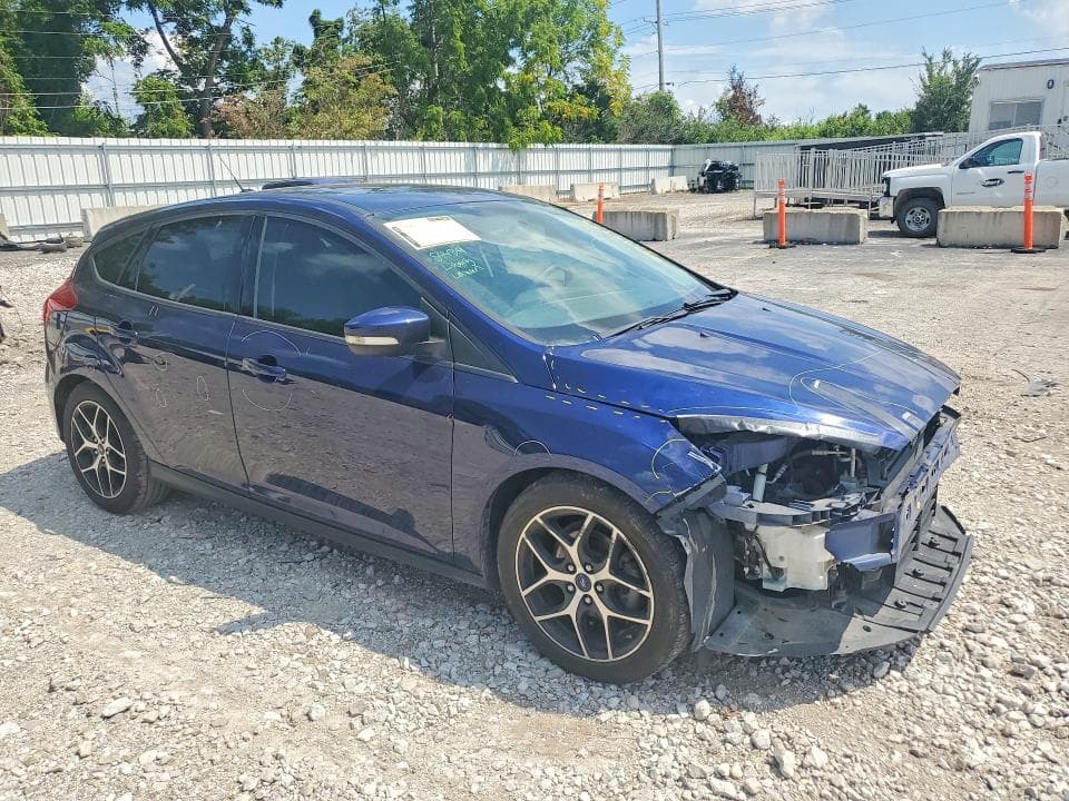 2017 FORD FOCUS SEL 4