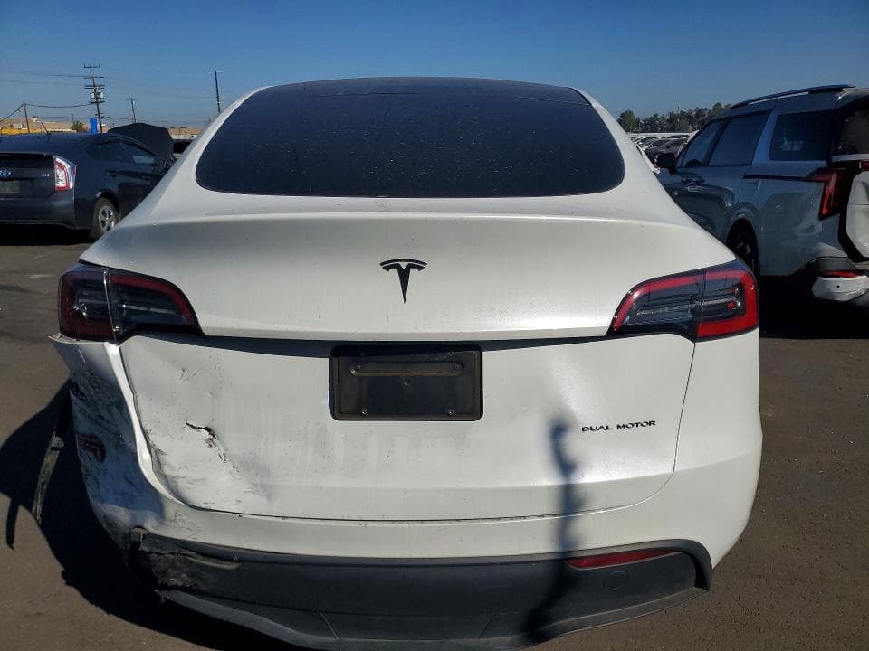 2023 TESLA MODEL Y 6