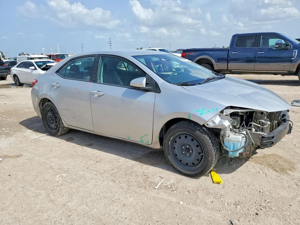 2019 TOYOTA COROLLA LE 4