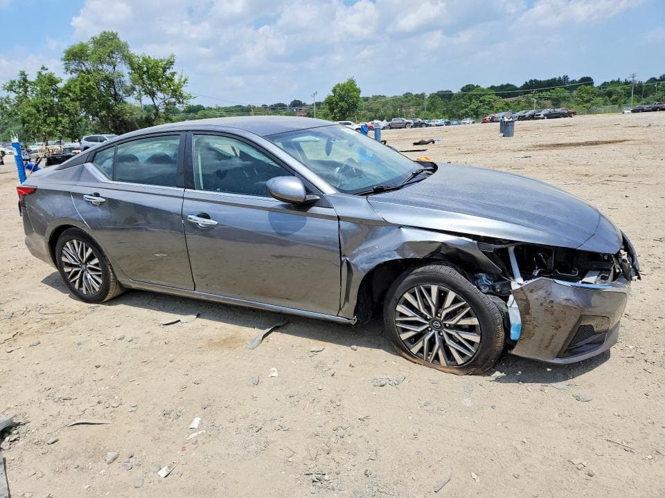 2023 NISSAN ALTIMA SV 4