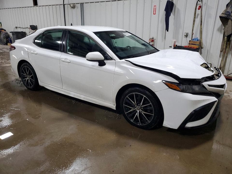 2021 TOYOTA CAMRY SE 4
