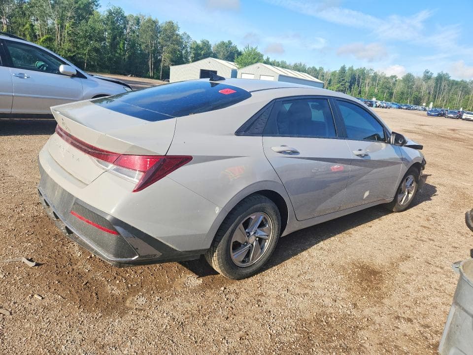 2024 HYUNDAI ELANTRA SEL 3