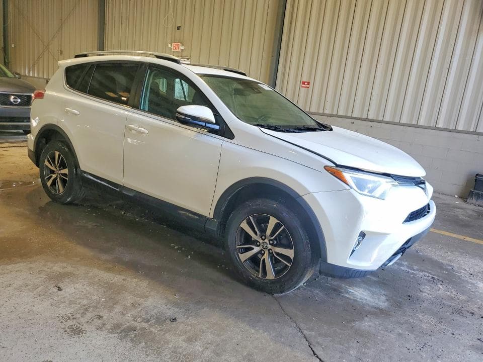 2017 TOYOTA RAV4 XLE 4
