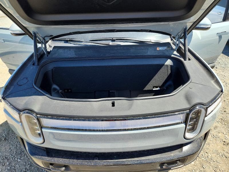 2023 RIVIAN R1S ADVENTURE 12