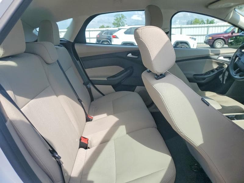2018 FORD FOCUS SE 10